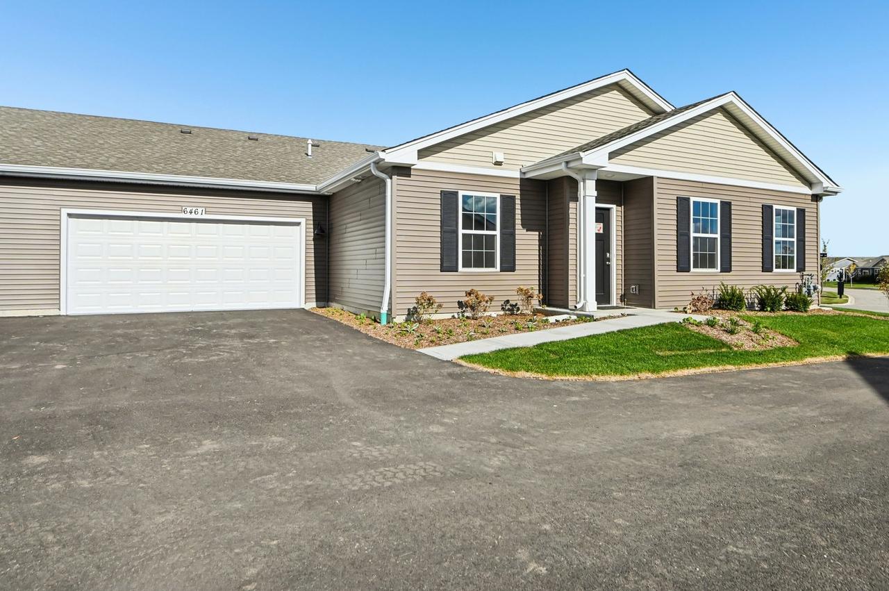 6461 Juniper Dr., Wonder Lake, IL 60097