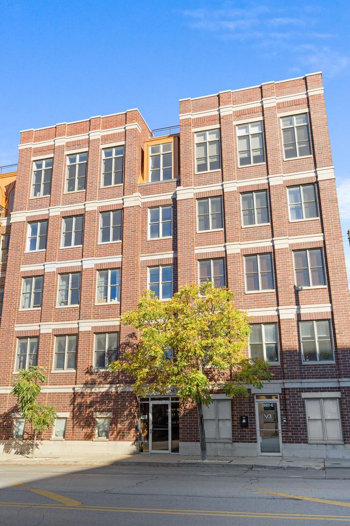 2602 W Diversey Ave. #402, Chicago, IL 60647