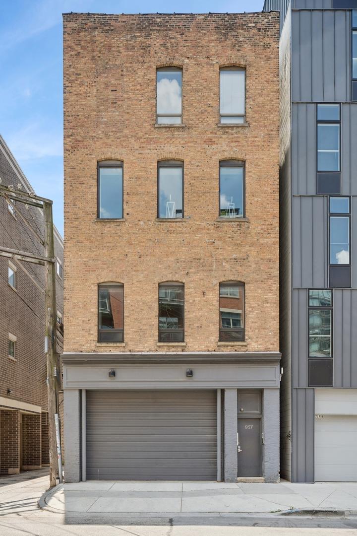 711 N Milwaukee Ave. #2, Chicago, IL 60642