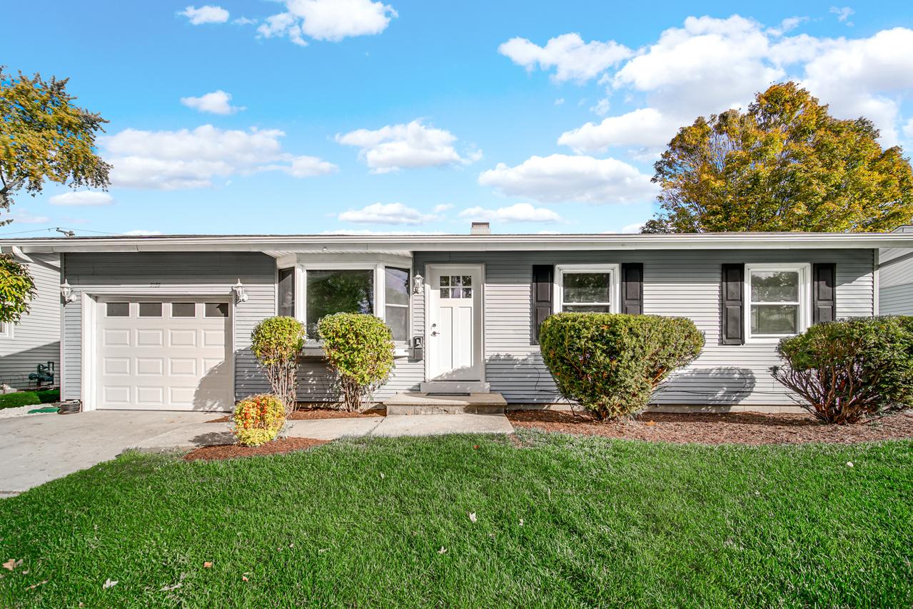 2123 Fairland Dr., Sycamore, IL 60178