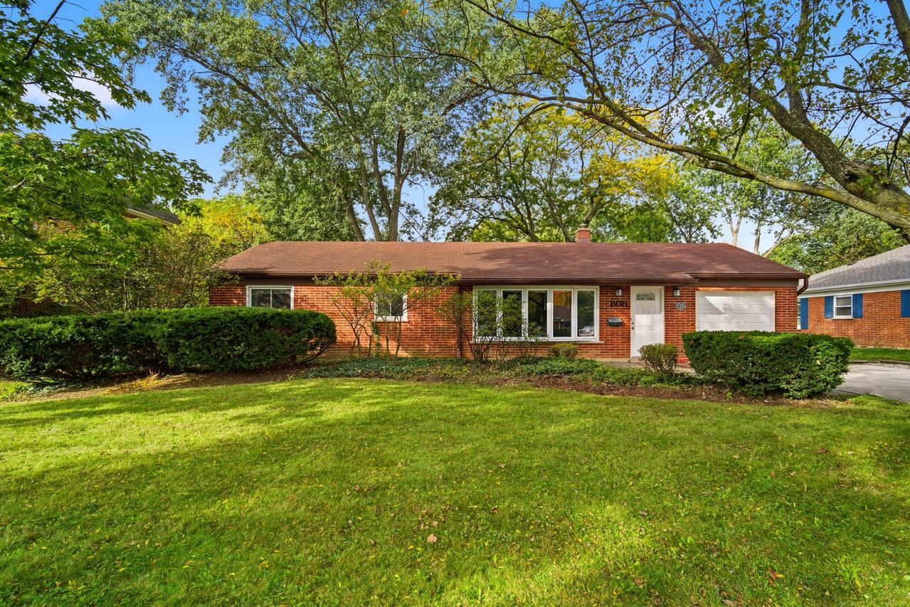 808 Wedel Ln., Glenview, IL 60025