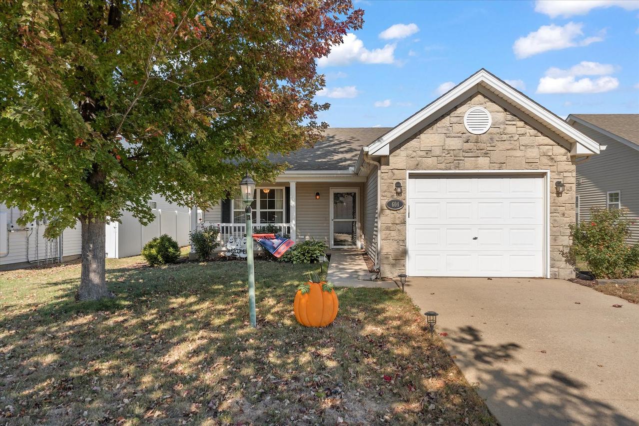 604 Bardeen Ln., Champaign, IL 61822