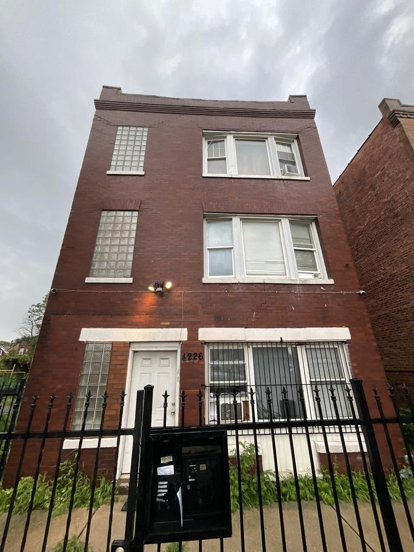 4226 W Ogden Ave., Chicago, IL 60623