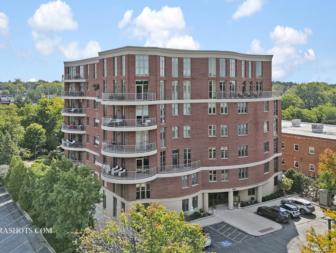 520 S Washington St. #201, Naperville, IL 60540