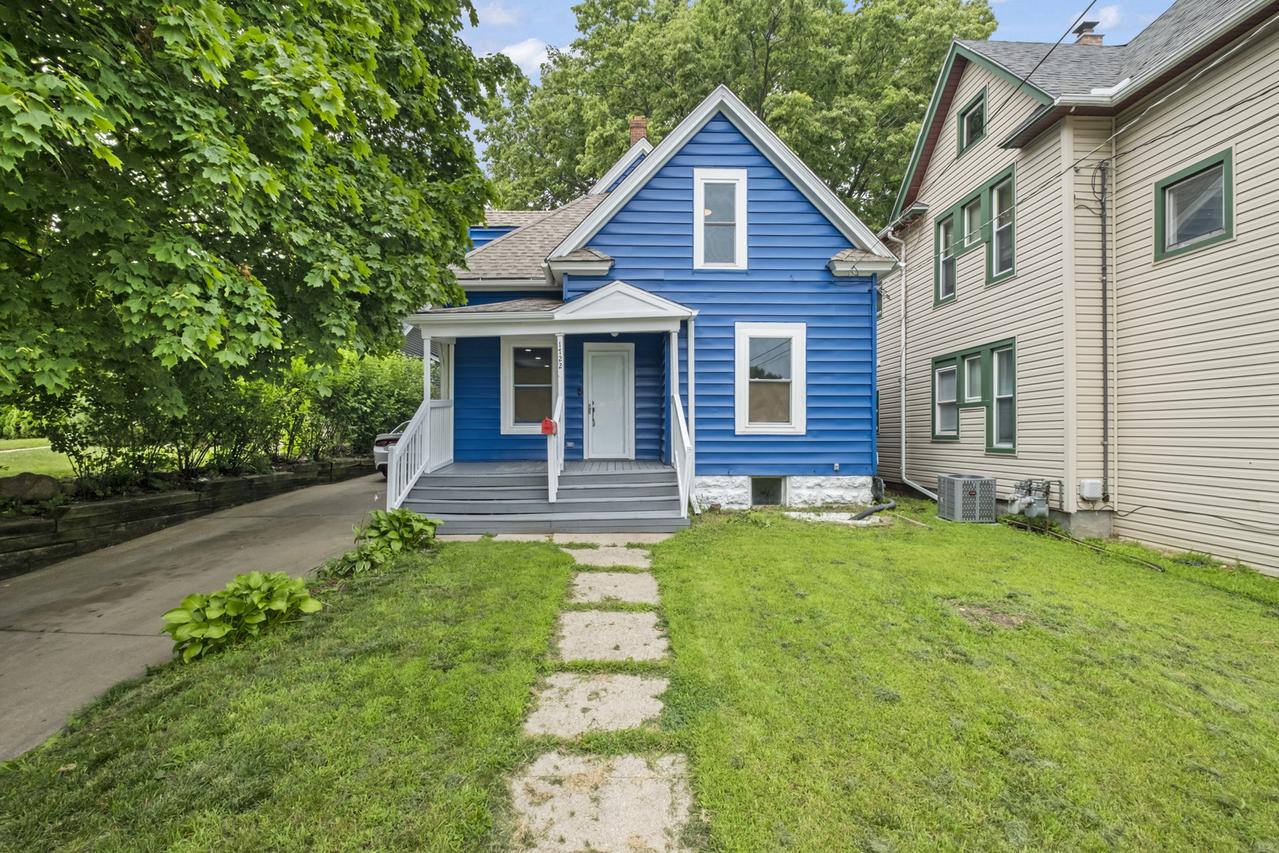 1722 Charles St., Rockford, IL 61104