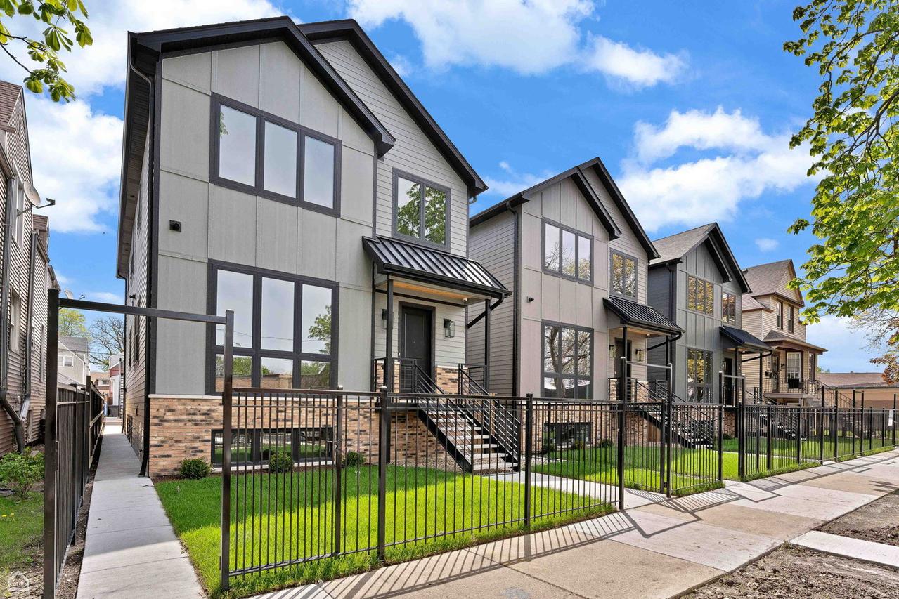 3907 N Drake Ave., Chicago, IL 60618