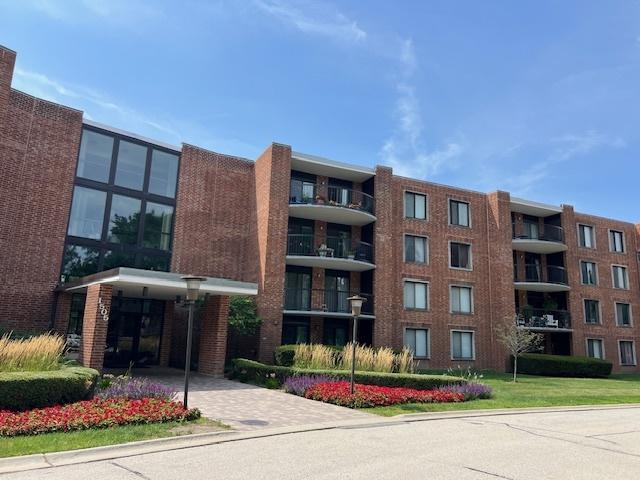 1505 E Central Rd. #303A, Arlington Heights, IL 60005