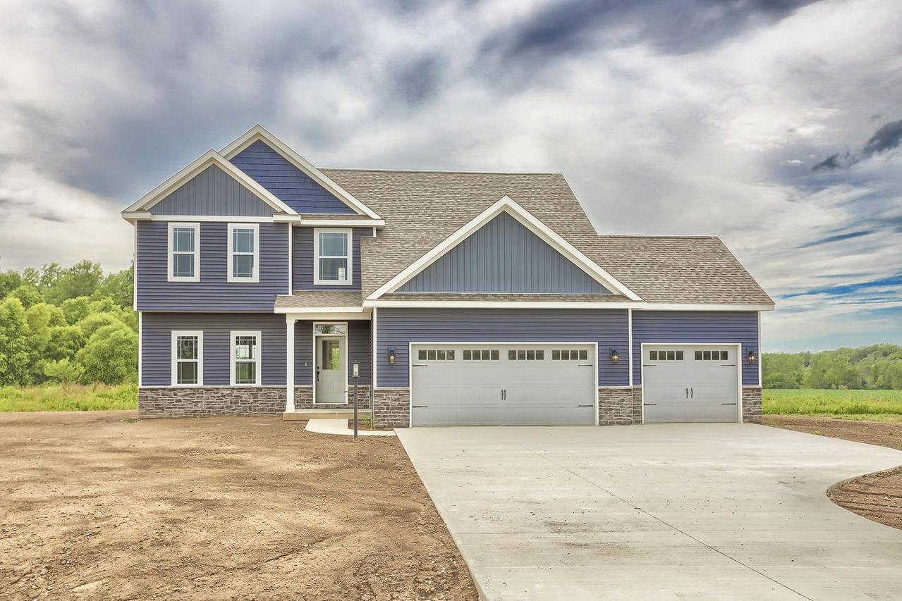 112 Shady Ln., Monticello, IL 61856