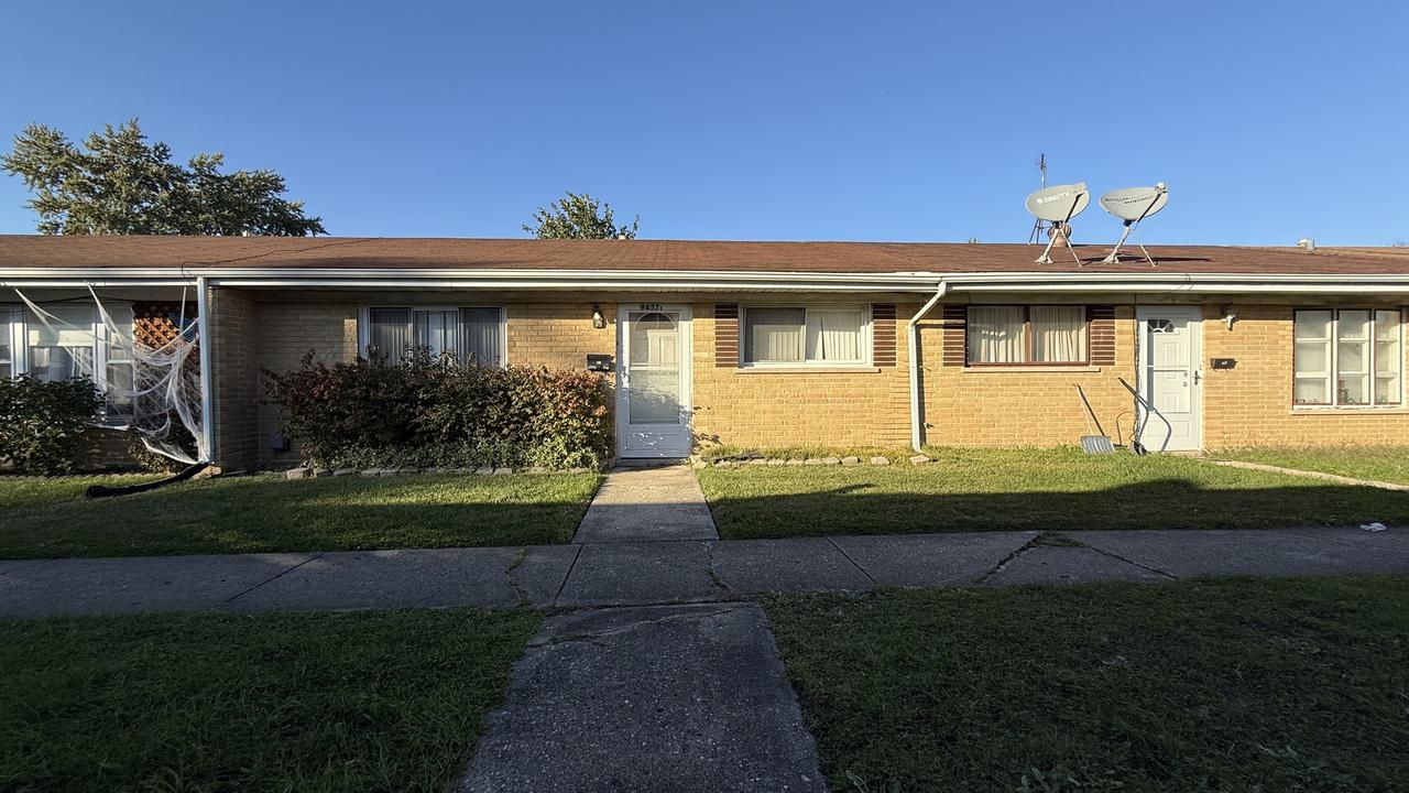 9457 Sumac Rd. #E, Des Plaines, IL 60016