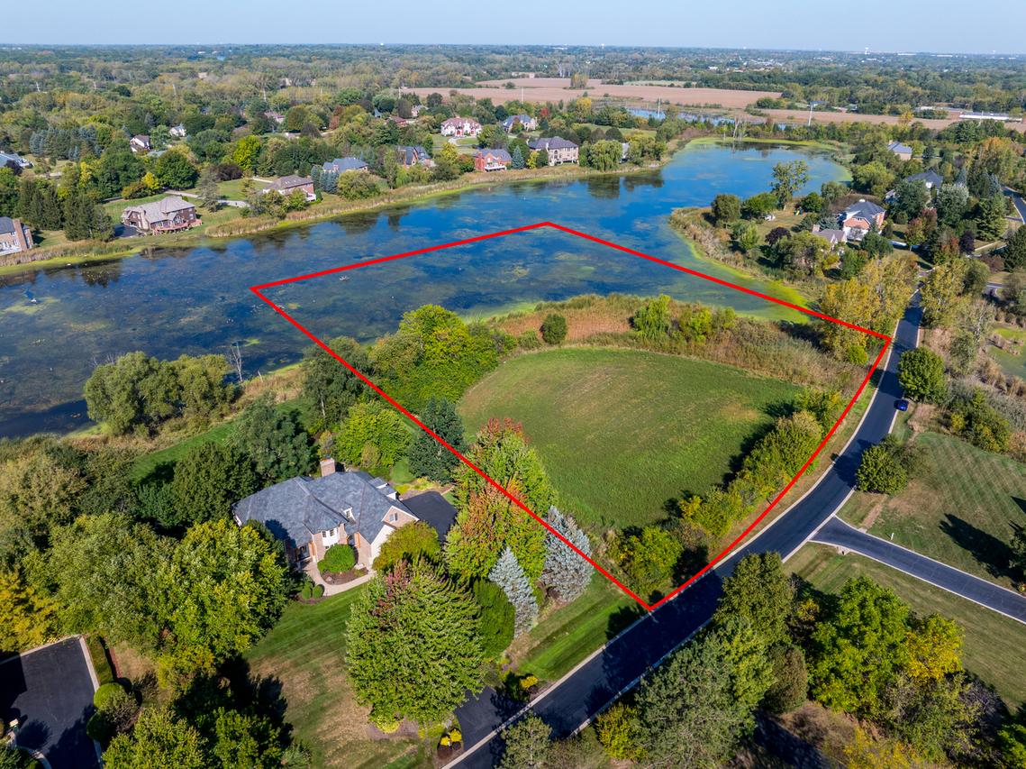 6857 Ellis Ave., Long Grove, IL 60047