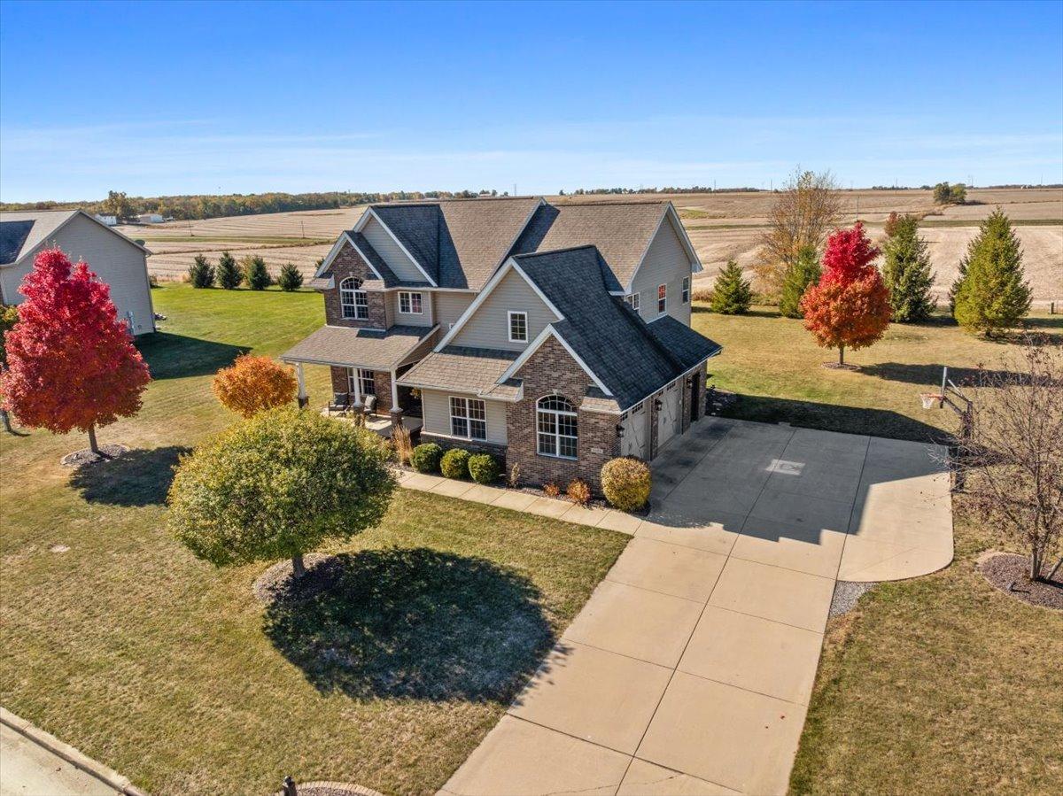 10484 Lyonheart Ln., Bloomington, IL 61705