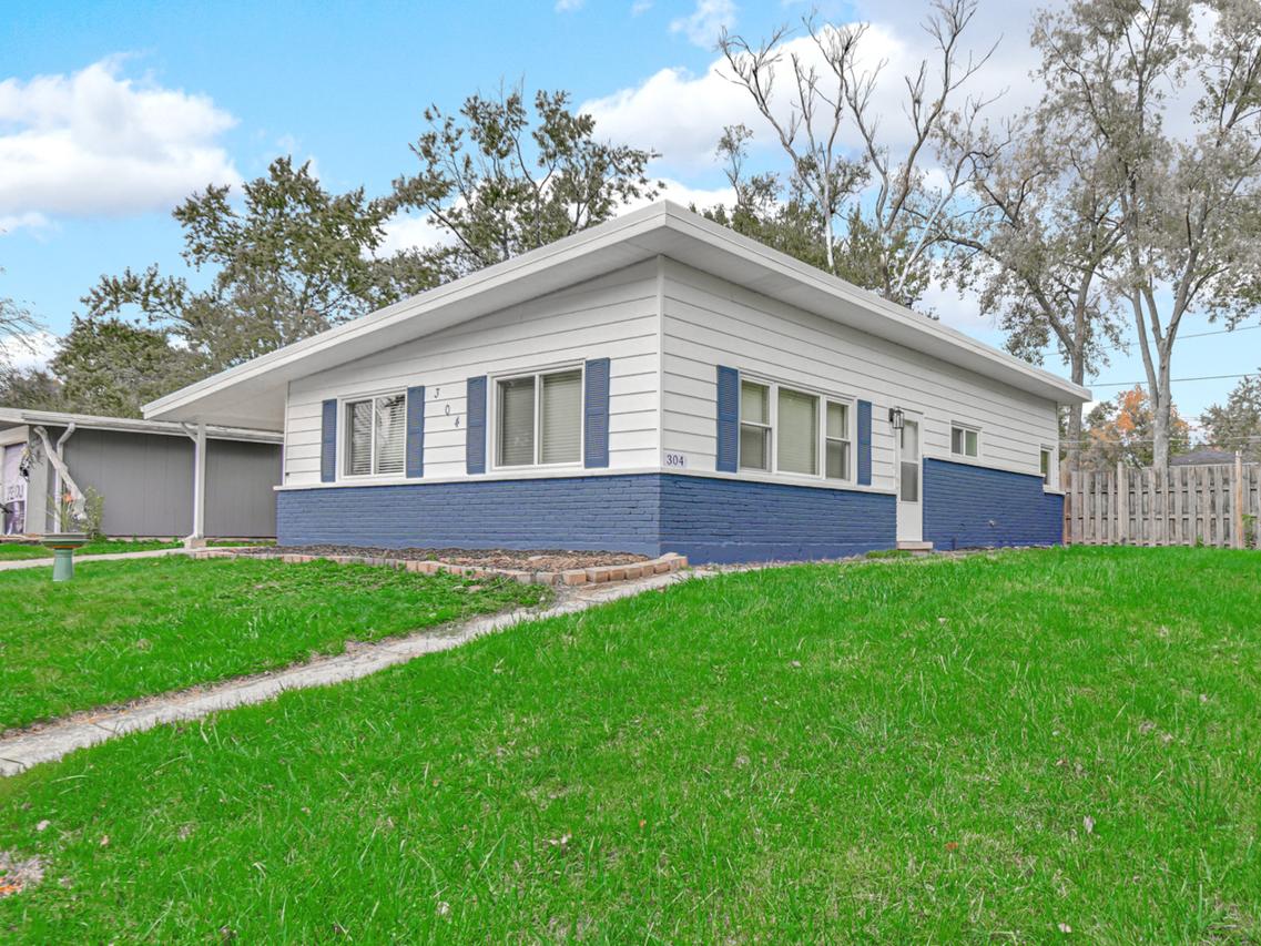 304 Seneca St., Park Forest, IL 60466