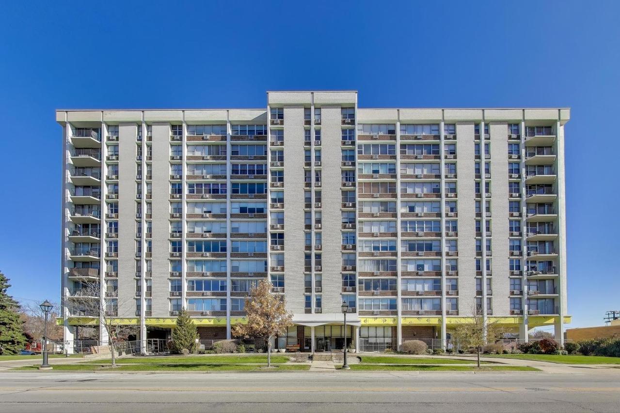 [Address Hidden by Seller], Lombard, IL 60148