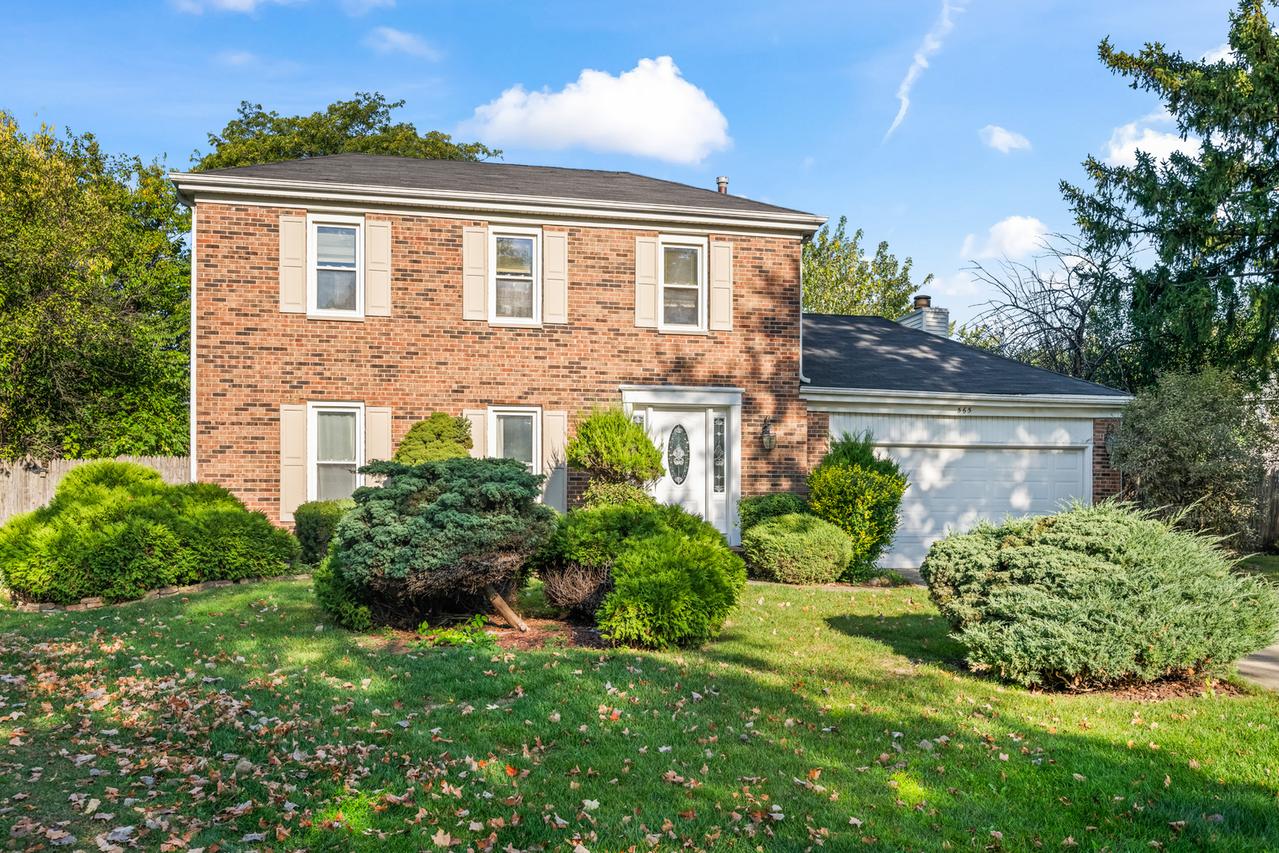 565 Kensington Ct., Roselle, IL 60172