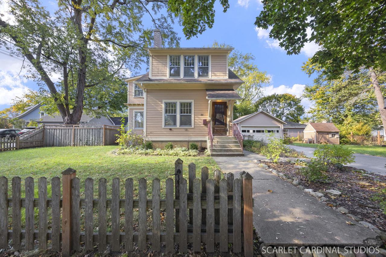 84 S Caroline St., Crystal Lake, IL 60014