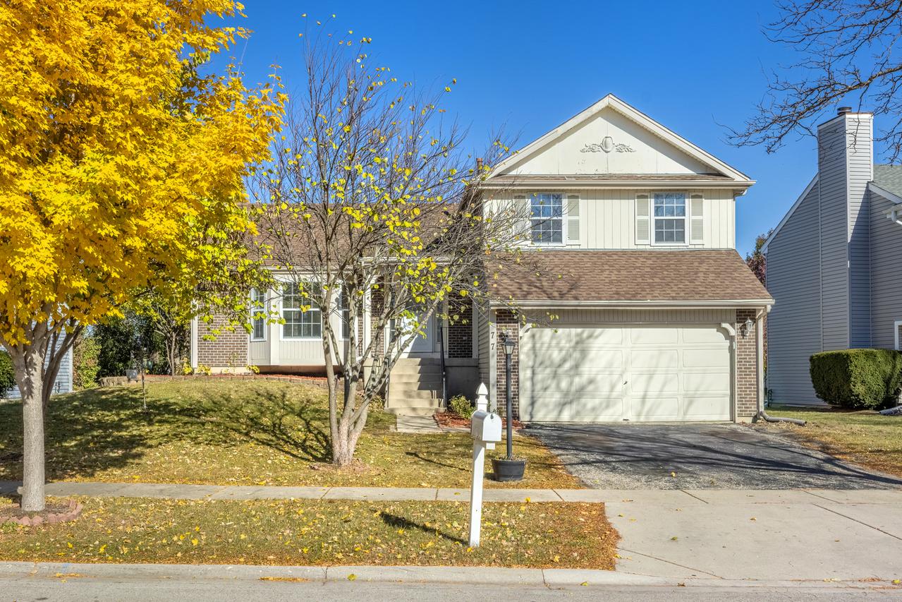 77 Brookstone Dr., Streamwood, IL 60107