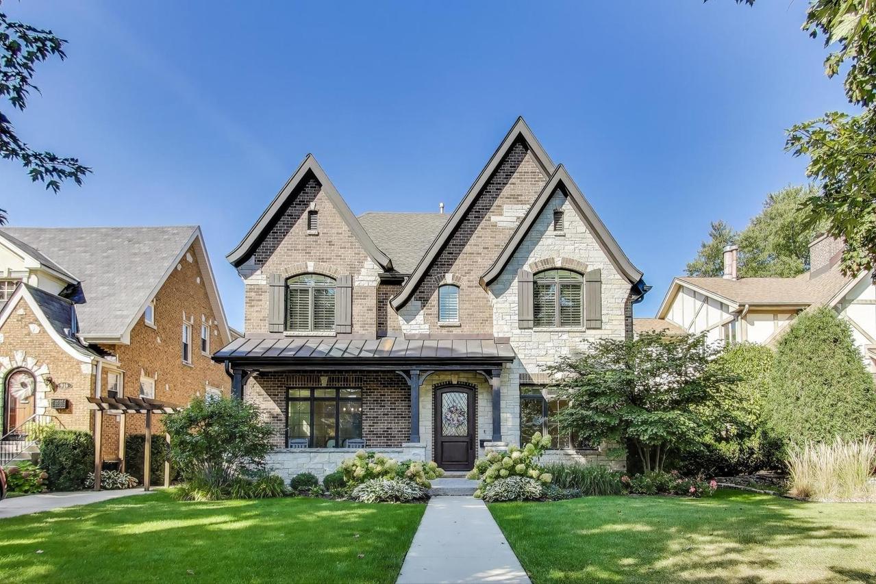 912 Peale Ave., Park Ridge, IL 60068