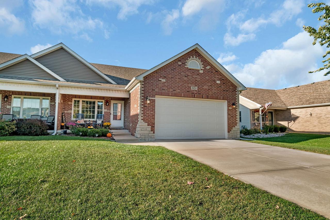 921 Casey Dr., Minooka, IL 60447