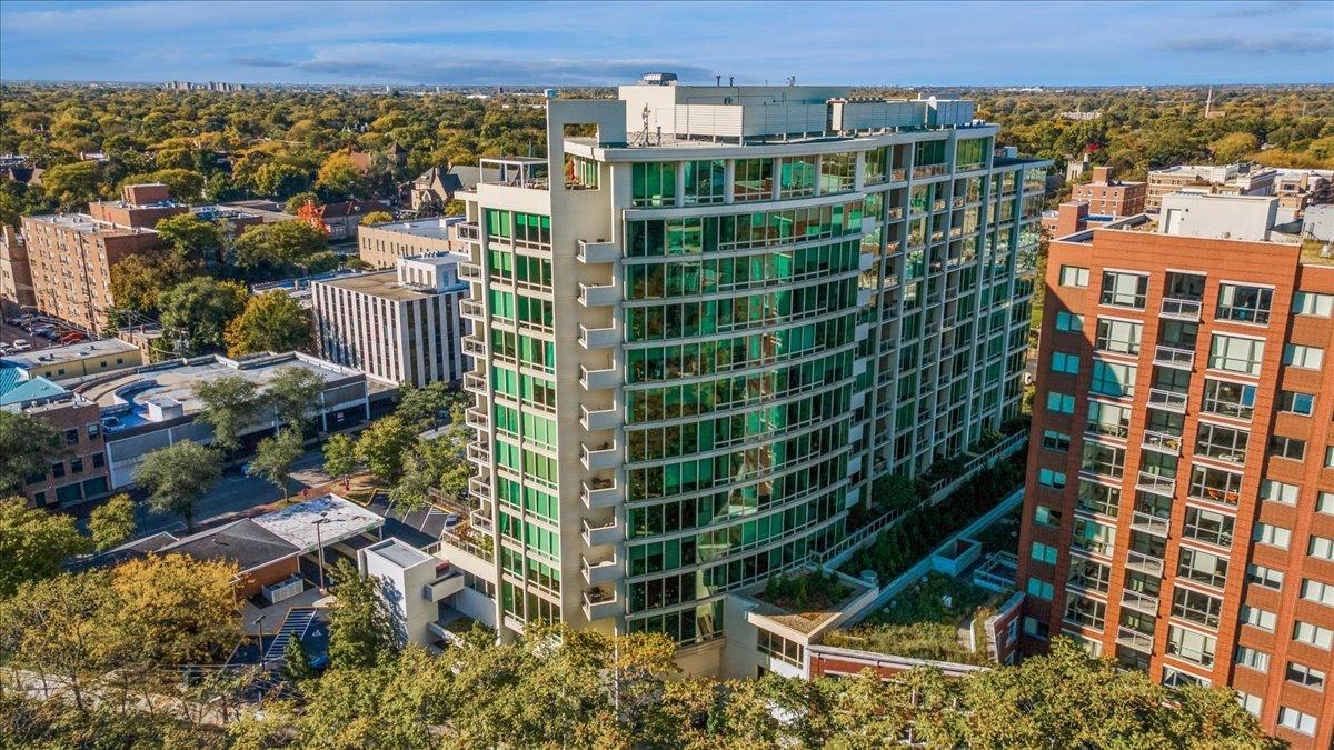 1570 Elmwood Ave. #1302, Evanston, IL 60201
