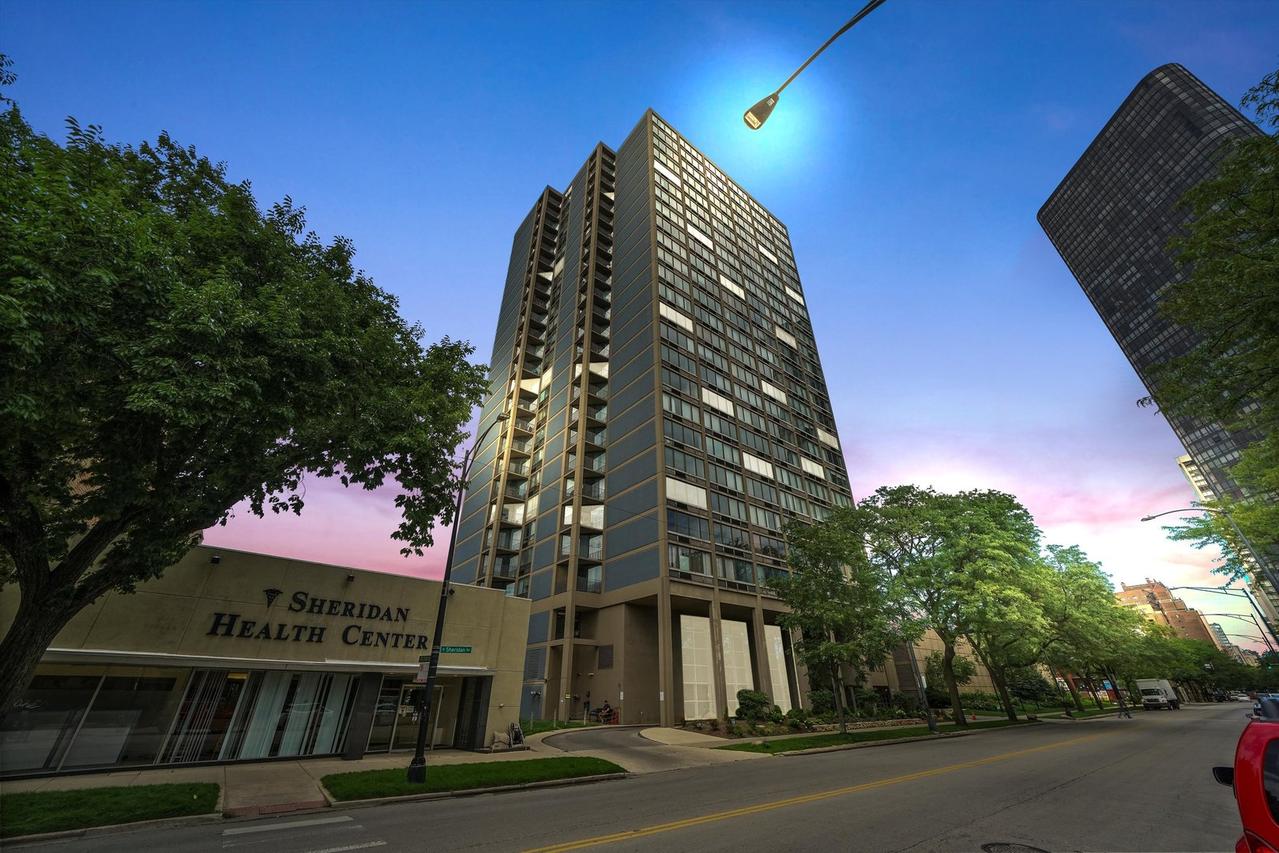 5320 N Sheridan Rd. #2304, Chicago, IL 60640