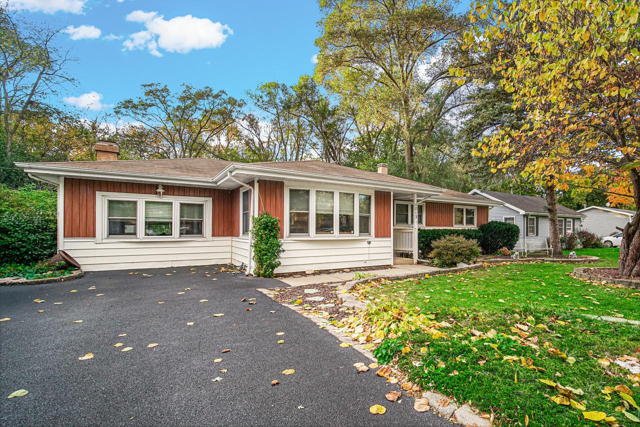 5713 Meadow Hill Ln., Mchenry, IL 60051