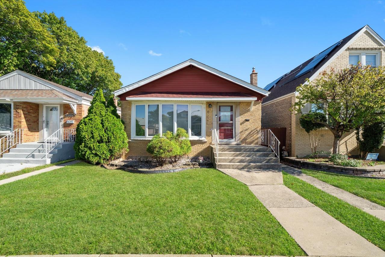 6105 S Moody St., Chicago, IL 60638