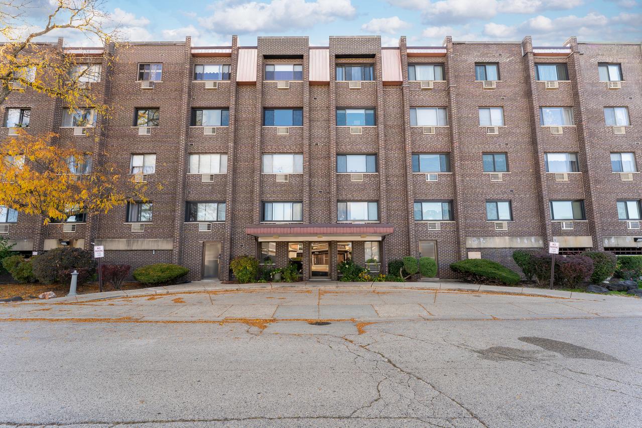 4623 N Chester Ave. #410, Chicago, IL 60656