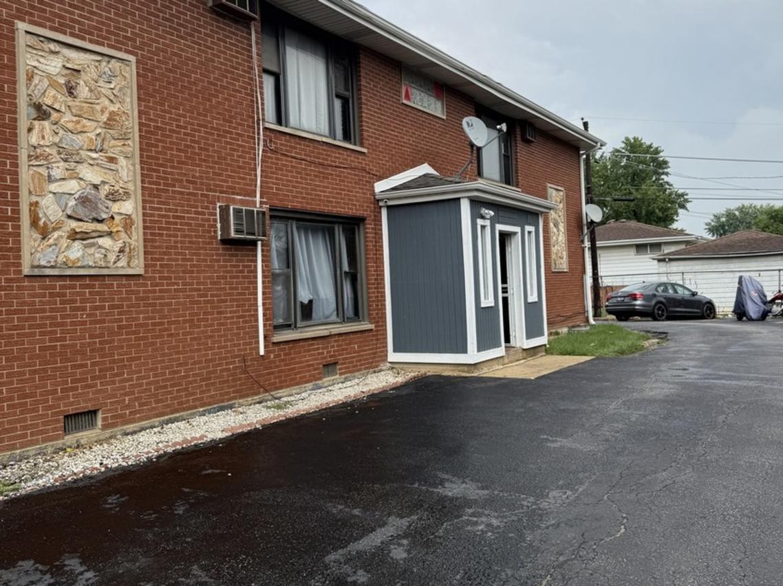 7719 S Roberts Rd., Bridgeview, IL 60455