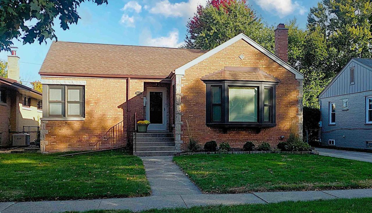 9835 St. Louis Ave., Evergreen Park, IL 60805