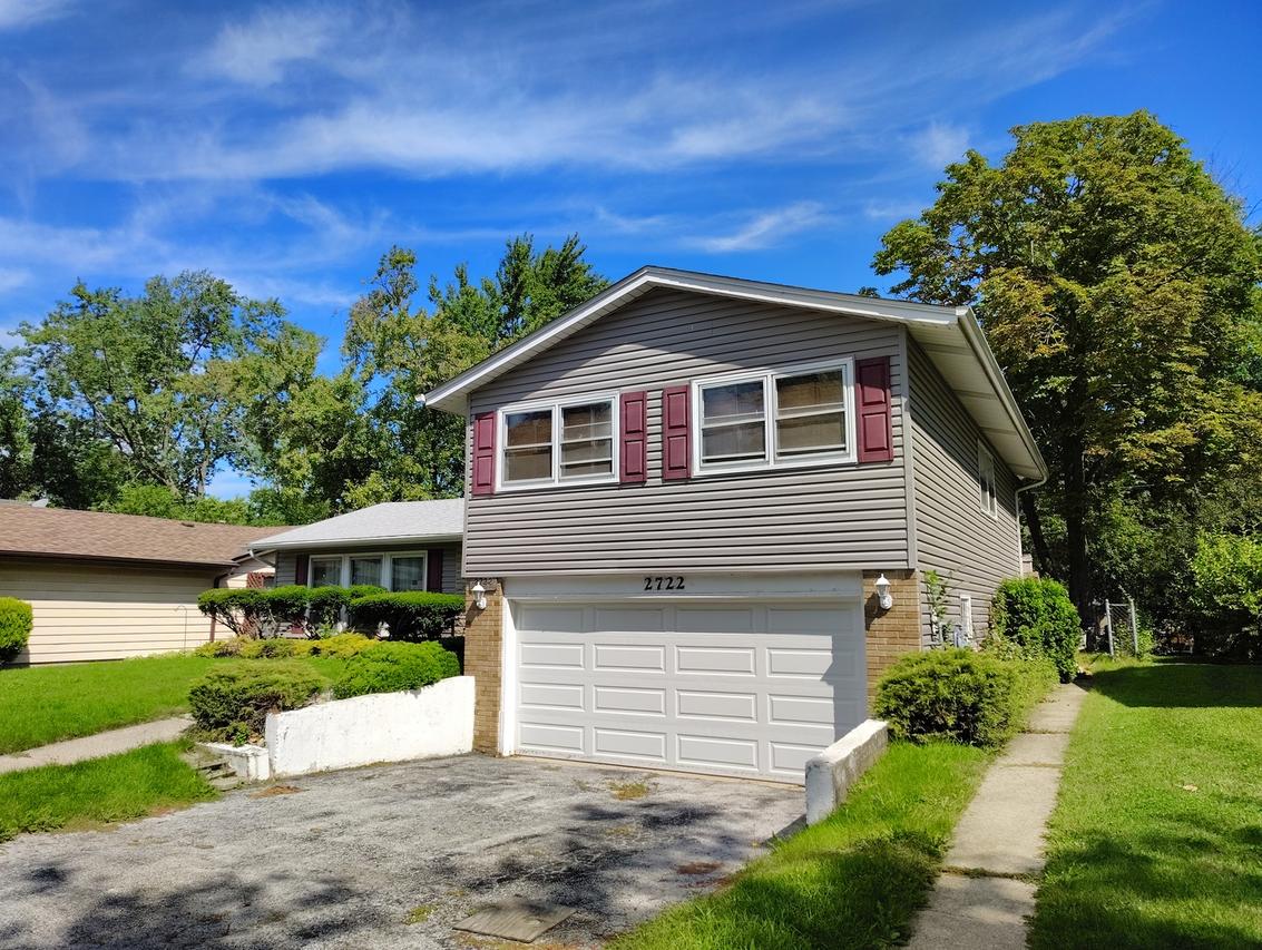 2722 Cherrywood Ln., Hazel Crest, IL 60429