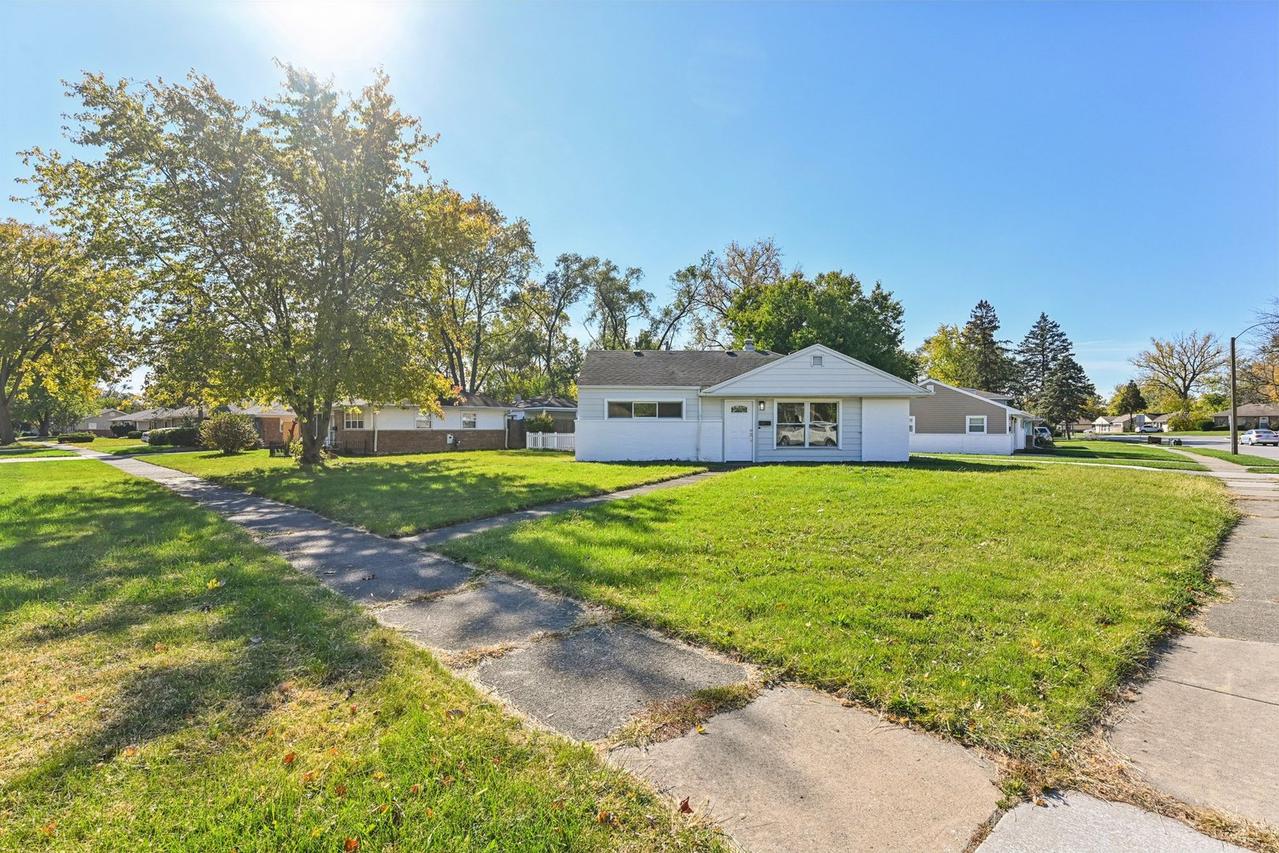 275 Blackhawk Dr., Park Forest, IL 60466