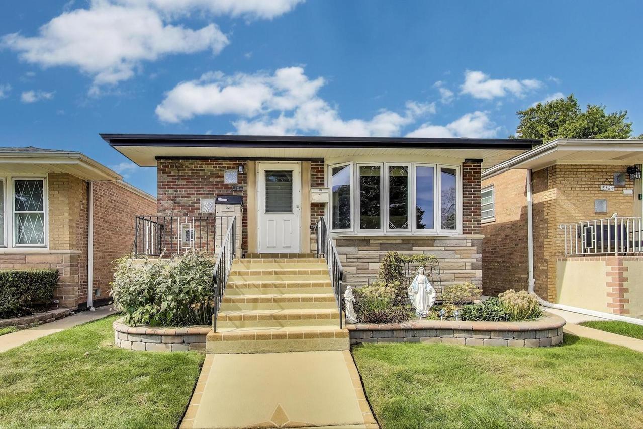 5128 S Meade Ave., Chicago, IL 60638