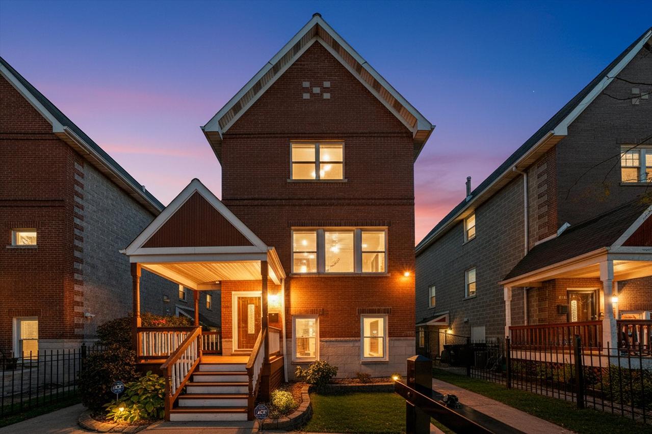 3769 S Lake Park Ave., Chicago, IL 60653