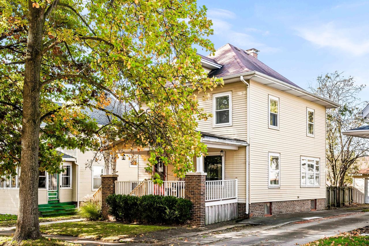 411 Willard Ave., Bloomington, IL 61701