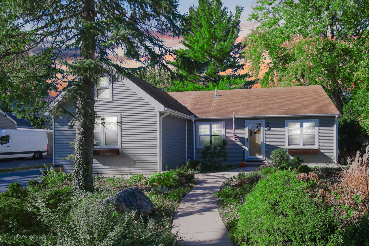 148 Wheeling Ave., Wheeling, IL 60090