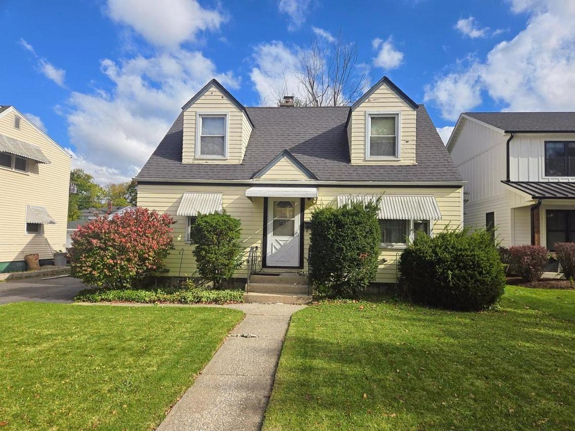 1005 S Mitchell Ave., Elmhurst, IL 60126