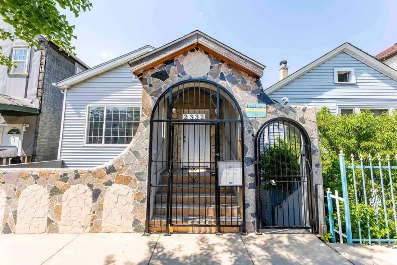 2332 W 18th Pl., Chicago, IL 60608