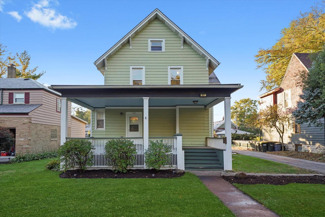 197 Herrick Rd., Riverside, IL 60546