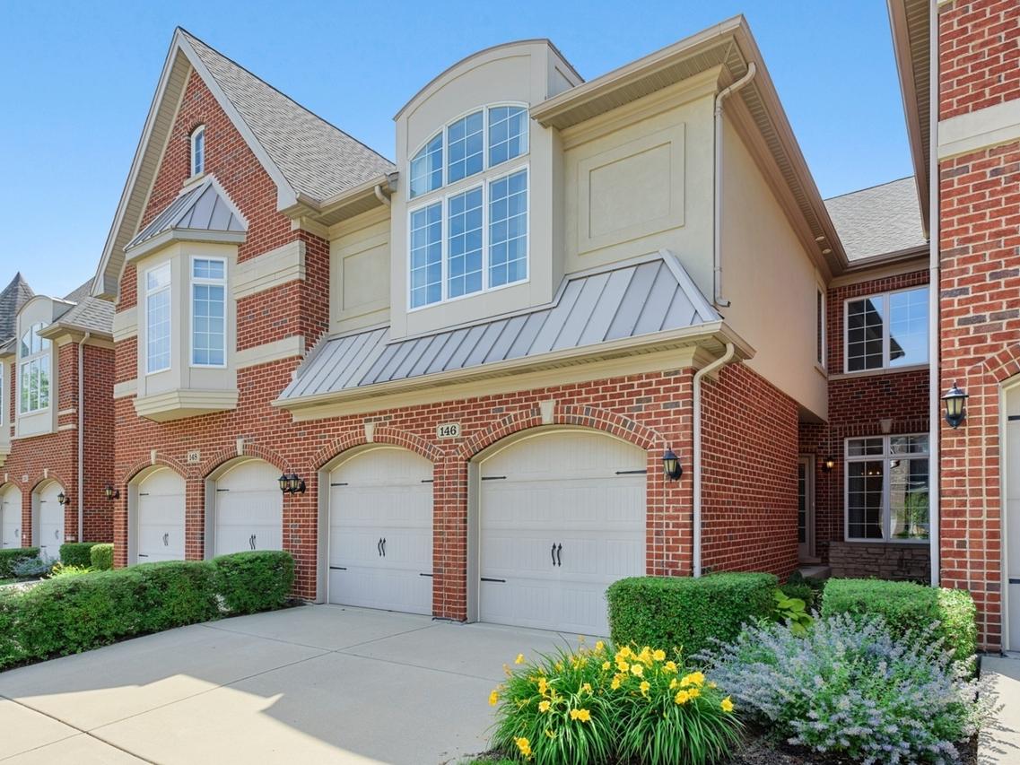 146 Paxton Rd. #4, Bloomingdale, IL 60108
