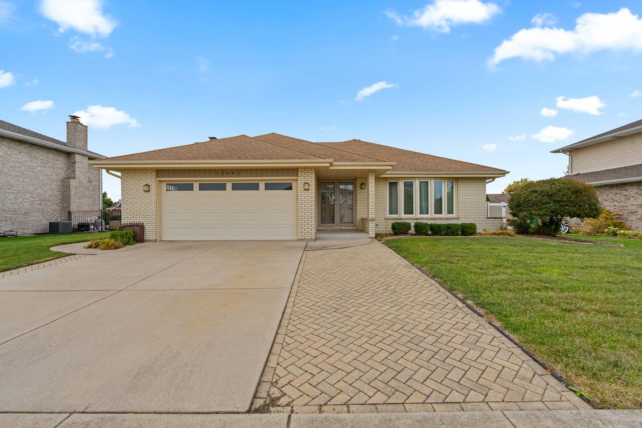 15642 Plum Tree Dr., Orland Park, IL 60462