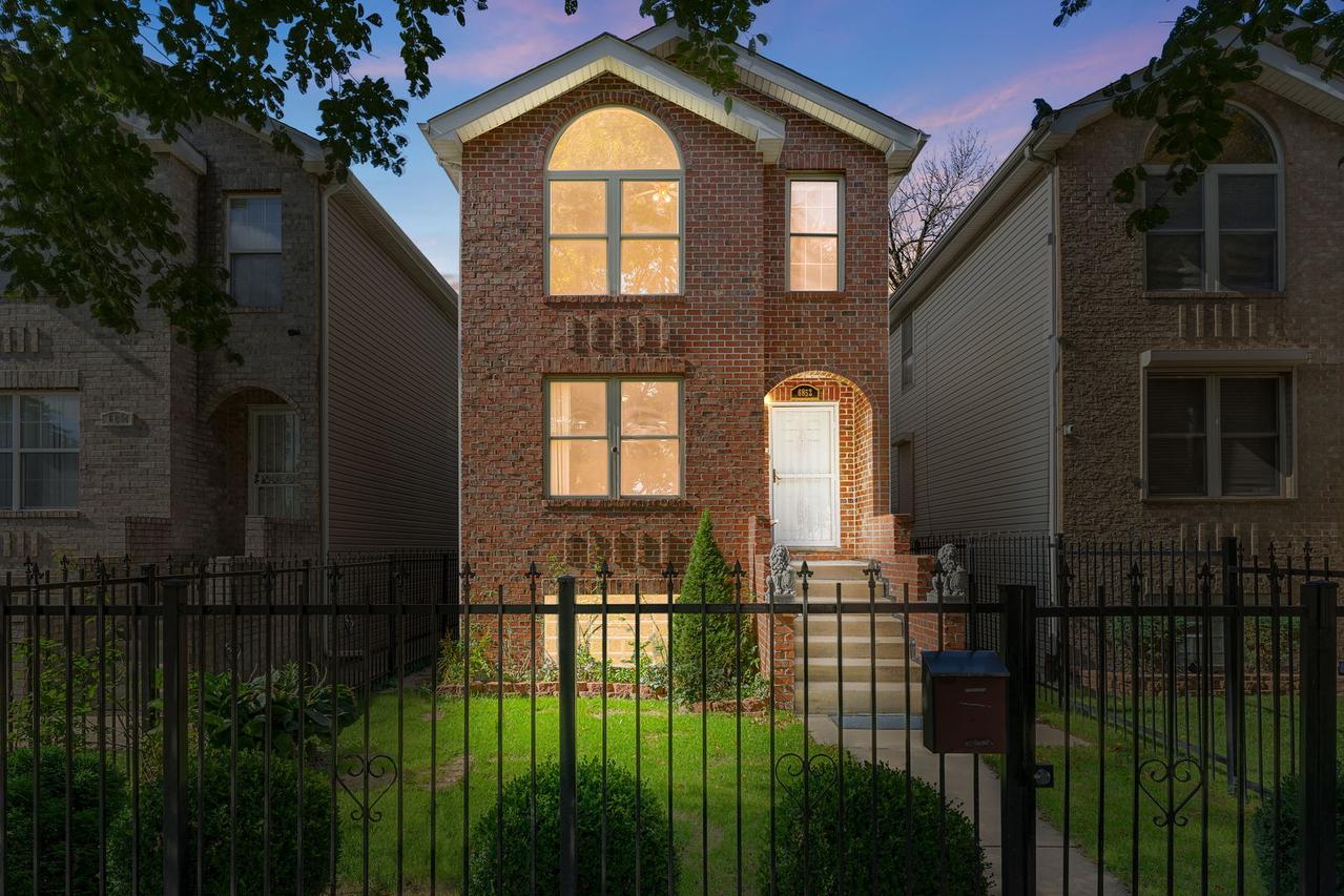 6852 S Michigan Ave., Chicago, IL 60619