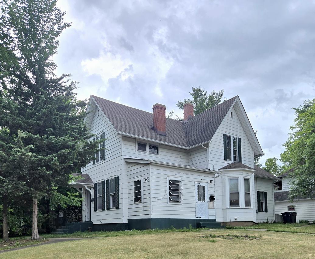 453 E Chicago St., Elgin, IL 60120