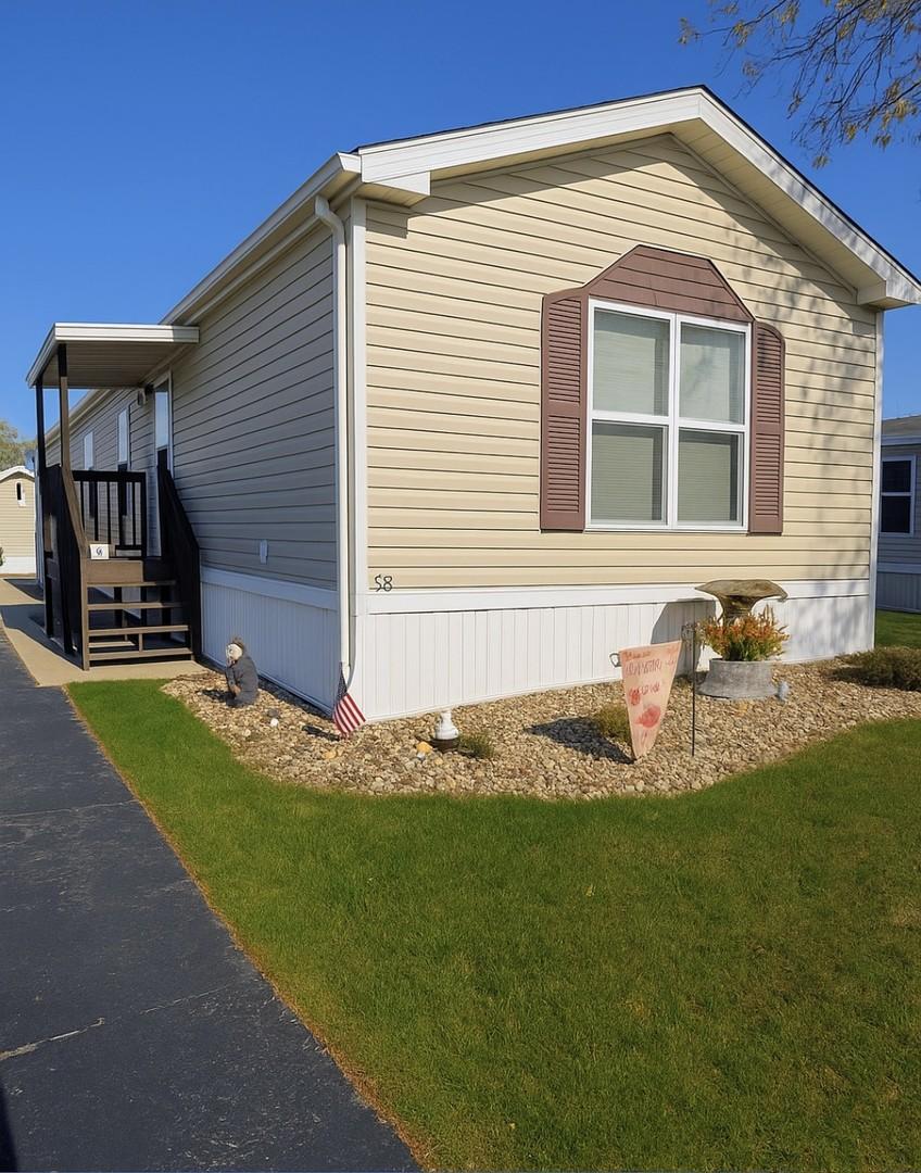 58 Swan Ln., Beecher, IL 60401