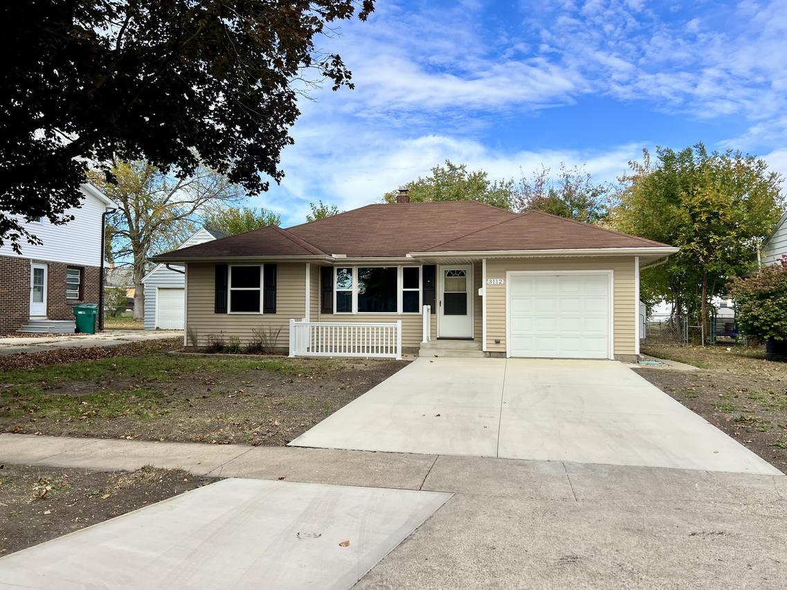 3112 Oak Ave., Mattoon, IL 61938