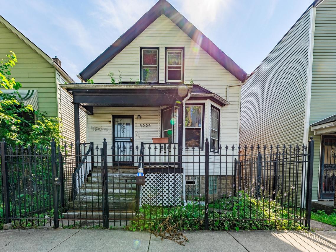 5225 S Wood St., Chicago, IL 60609