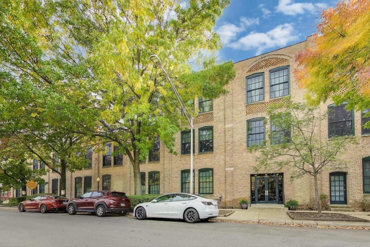 5235 N Ravenswood Ave. #3, Chicago, IL 60640