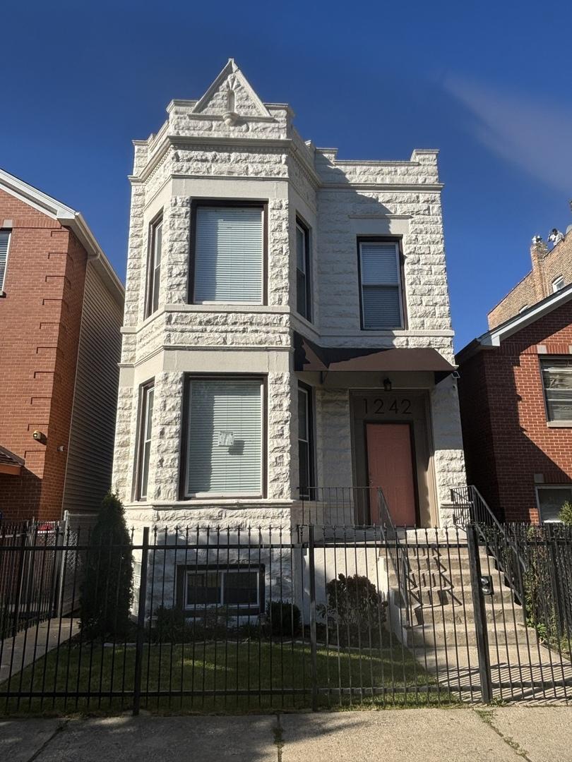 1242 S Sawyer Ave., Chicago, IL 60623