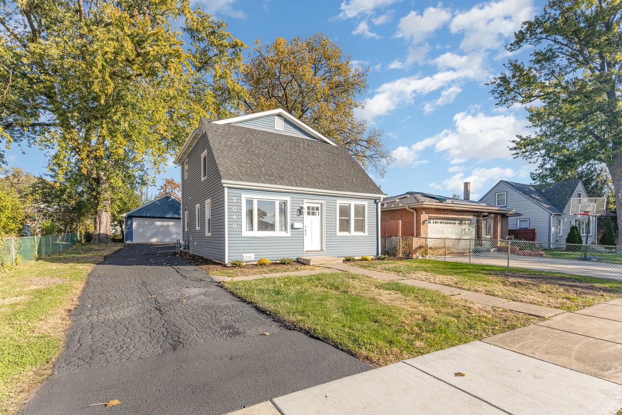 7040 W 114th St., Worth, IL 60482