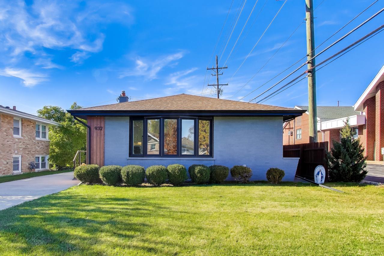 932 N Knight Ave., Park Ridge, IL 60068