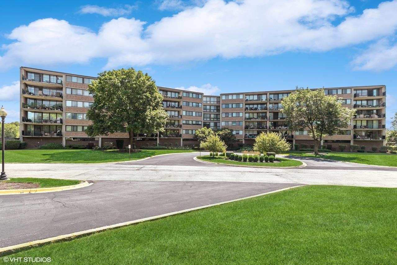 101 Bar Harbour Rd. #6D, Schaumburg, IL 60193